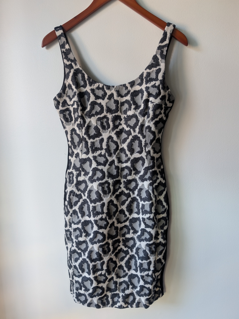 Diane von Furstenberg Leopard Print Bodycon Sheath Dress Size 6